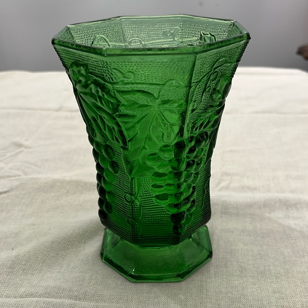 Vintage Anchor Hocking Green Grapes Vine Glass